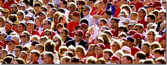 multime de oameni multime de oameni