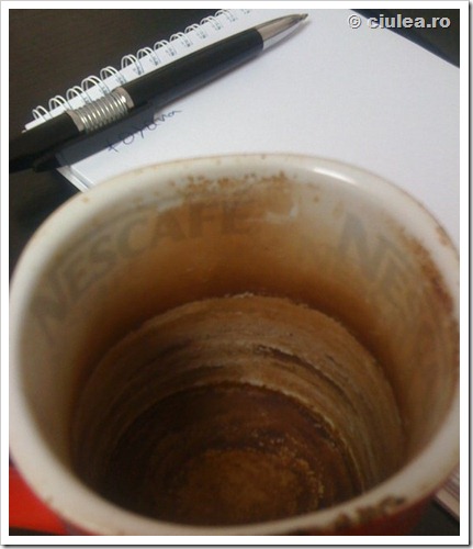 straturile de cafea din cana reprezinta experienta acumulata de'a lungu' anilor cana cafea