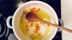 vas emailat de la la Email Sighișoara cu ulei de măsline, ceap și ardei iute roșu